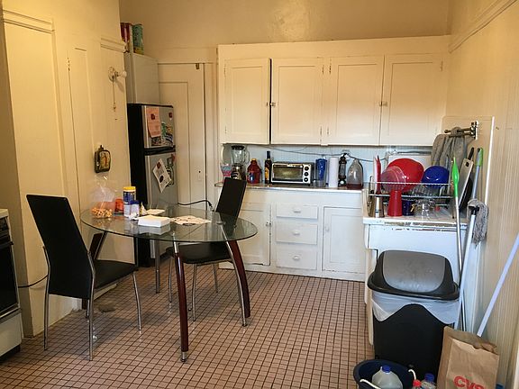4th image of 2214 Haste St Unit 3