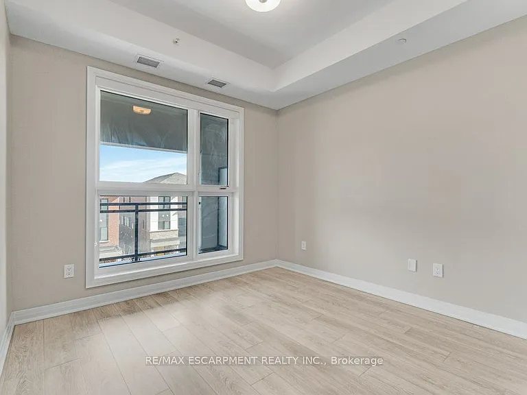 480 Gordon Krantz Ave #303 — Photo 18