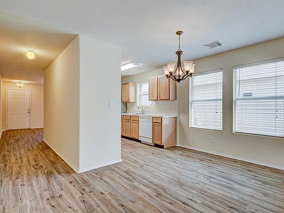 4th image of 18323 Barkers Crest Dr