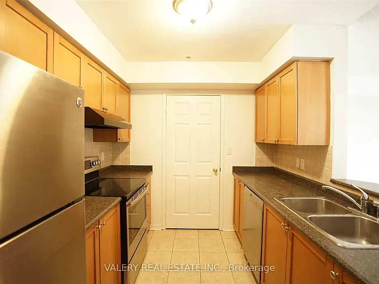 50 Turntable Cres #62 — Photo 6