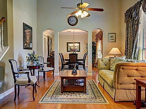 4th image of 2909 Bellerive Dr
