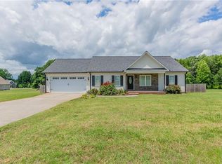151 Childrens Trl, Lexington, NC 27292