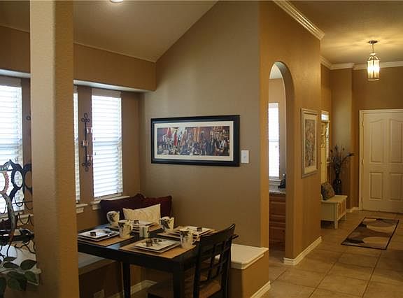 4th image of 9024 Manana St