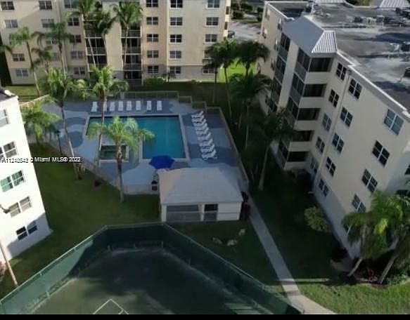 1st image of 8225 Lake Dr APT 303
