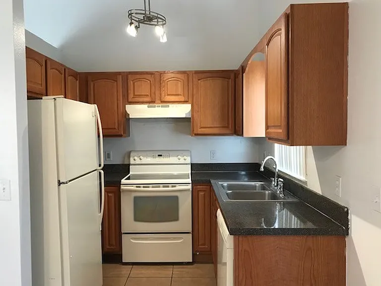 2318 Santa Ana St — Photo 3