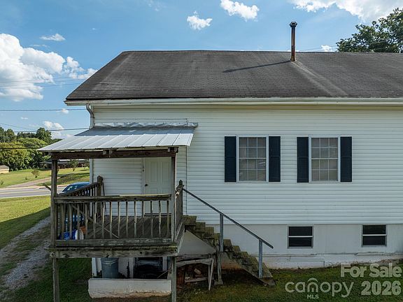 5th image of 84 Falls Ave