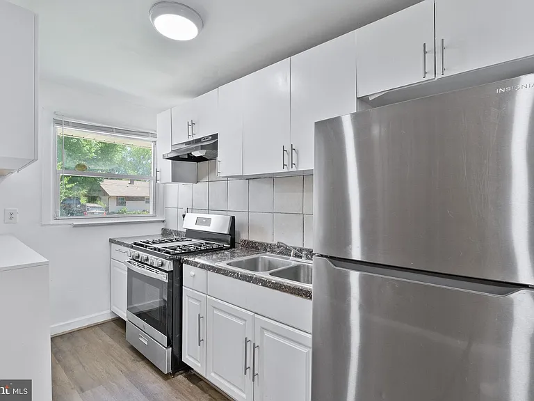 7634 Normandy Rd — Photo 2
