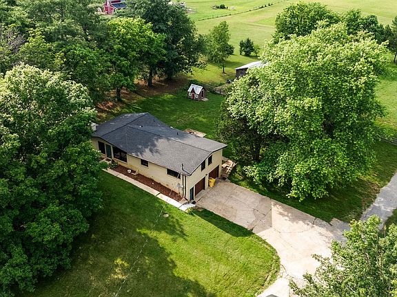 3rd image of 7209 Cumberland Dr