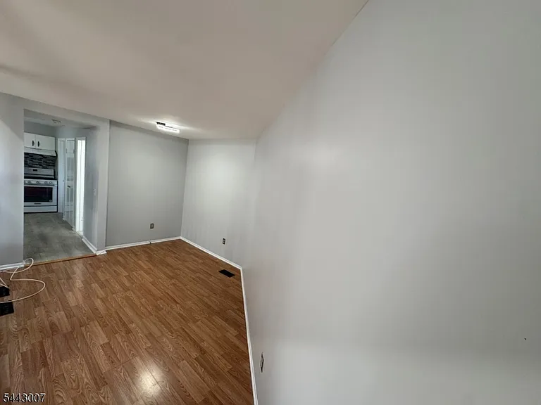 3811 Bloomingdale Dr — Photo 10