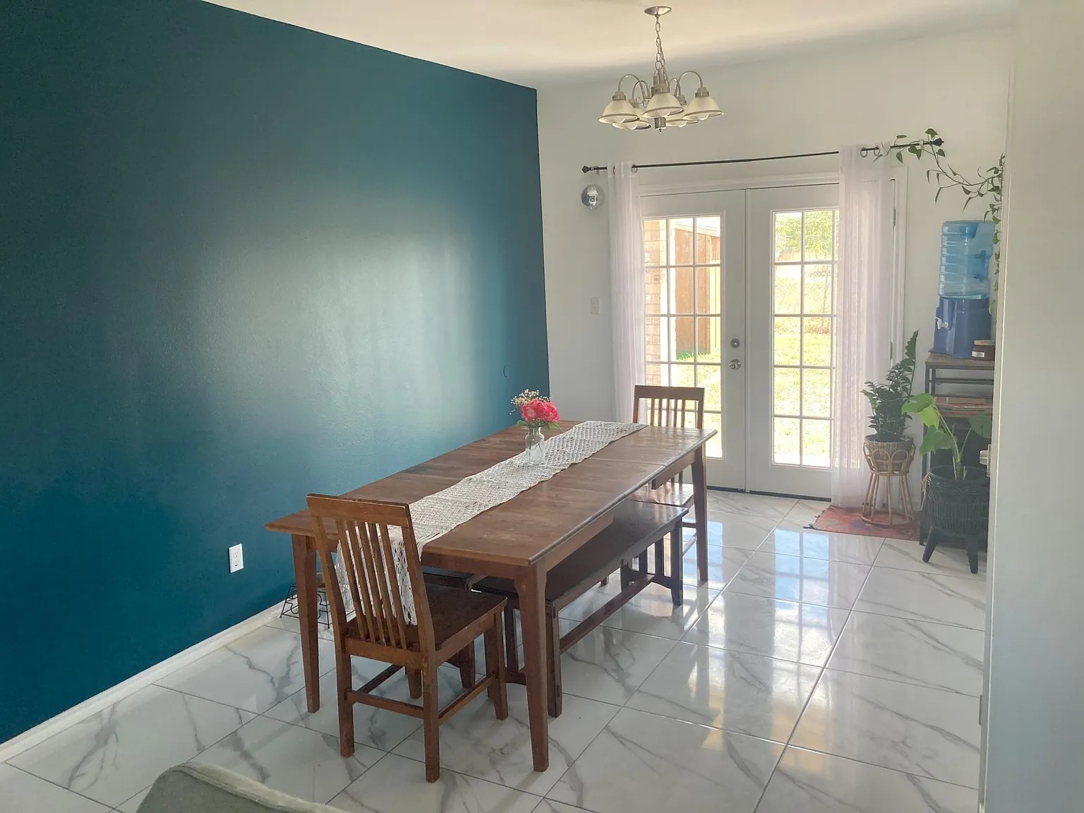 3 bed, 1200 sqft, $1,650 — Photo 3