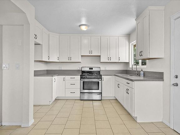 5th image of 3875-77 Beta St