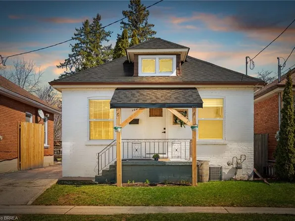 134 Superior St, Brantford, ON N3S 2L2