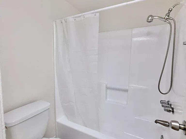 7423 N Lankershim Blvd #2 — Photo 16