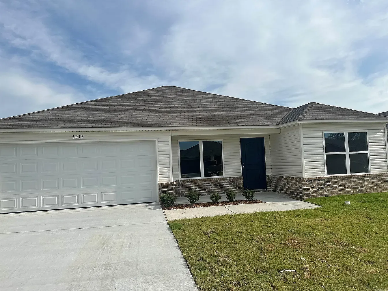 4 bed, 1470 sqft, $1,800 — Photo 1