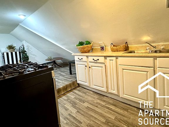4th image of 1822 N Kedvale Ave #2