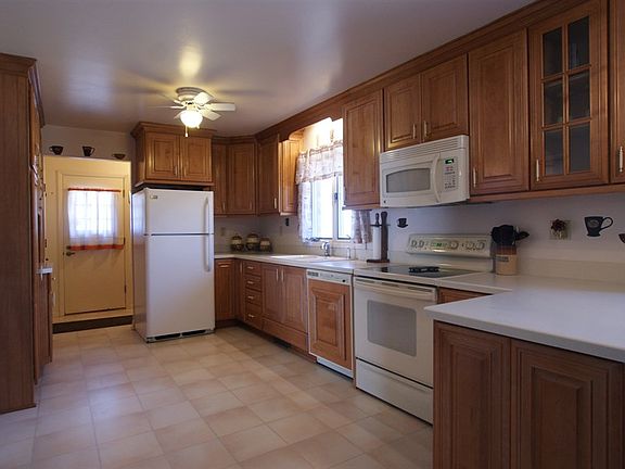 5th image of 10736 W Pickford Ave