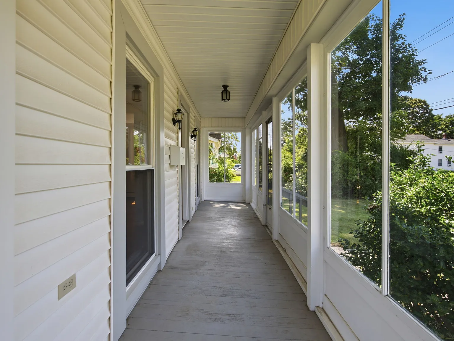 3 bed, 1.5 bath, 1300 sqft, $2,500 — Photo 3