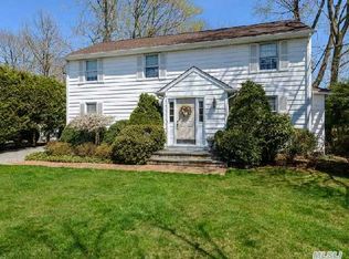 50 Woodbury Way, Syosset, NY 11791