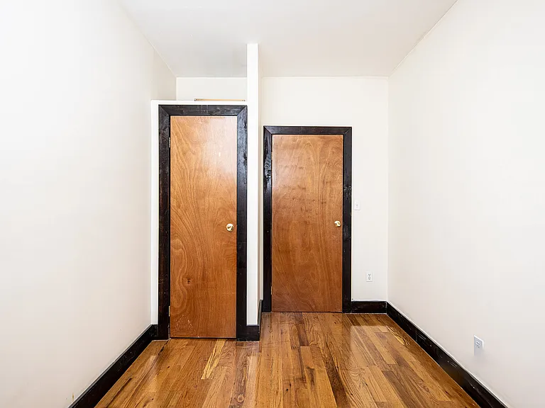 88 Starr St #2R — Photo 9