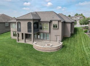 1217 Kingsland Cir, Raymore, MO 64083