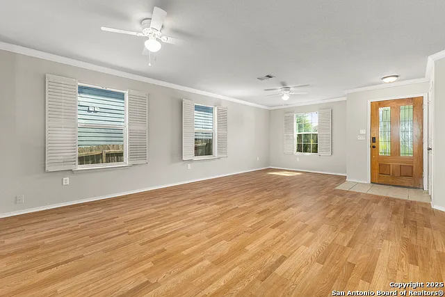 4 bed, 3.0 bath, 3071 sqft, $2,095 — Photo 2