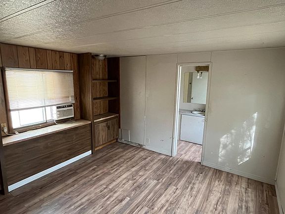 2nd image of 983 Aria Blvd #3