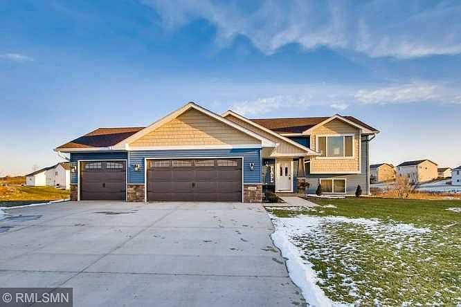 1st image of 1660 Grouse Way