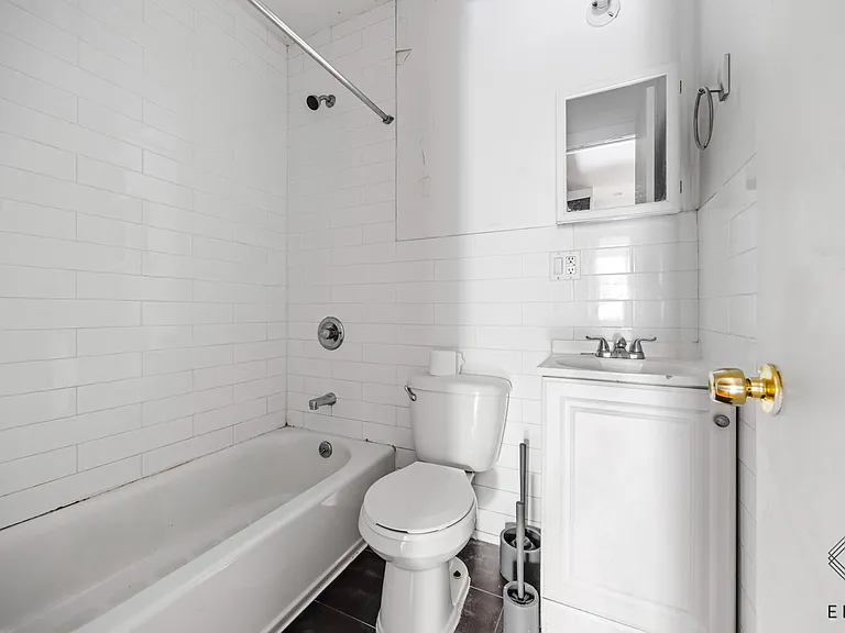 735 Rogers Ave #2L — Photo 15