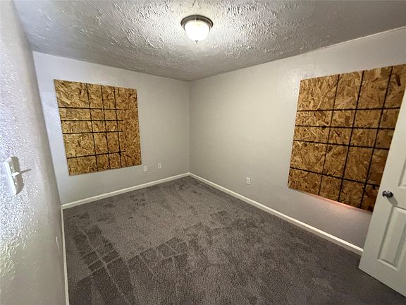 2nd image of 3827 Amos St