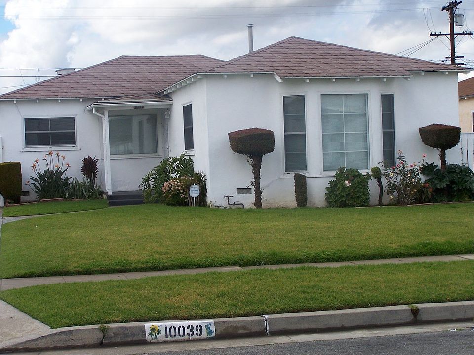 1st image of 10039 S Manhattan Pl