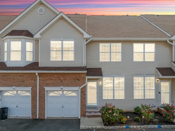 11 Reins Ct, Franklin Twp., NJ 08873
