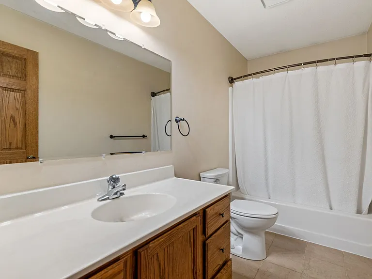 3704 Meadowbrook Dr — Photo 16