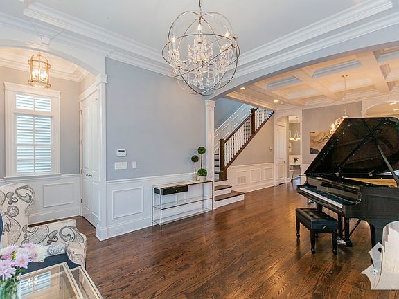 3rd image of 3339 N Claremont Ave #Sfh