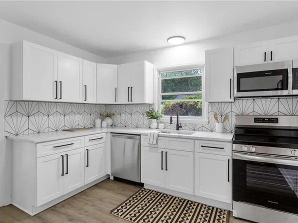 1304 Woodcrest Dr, Hampton, VA 23669