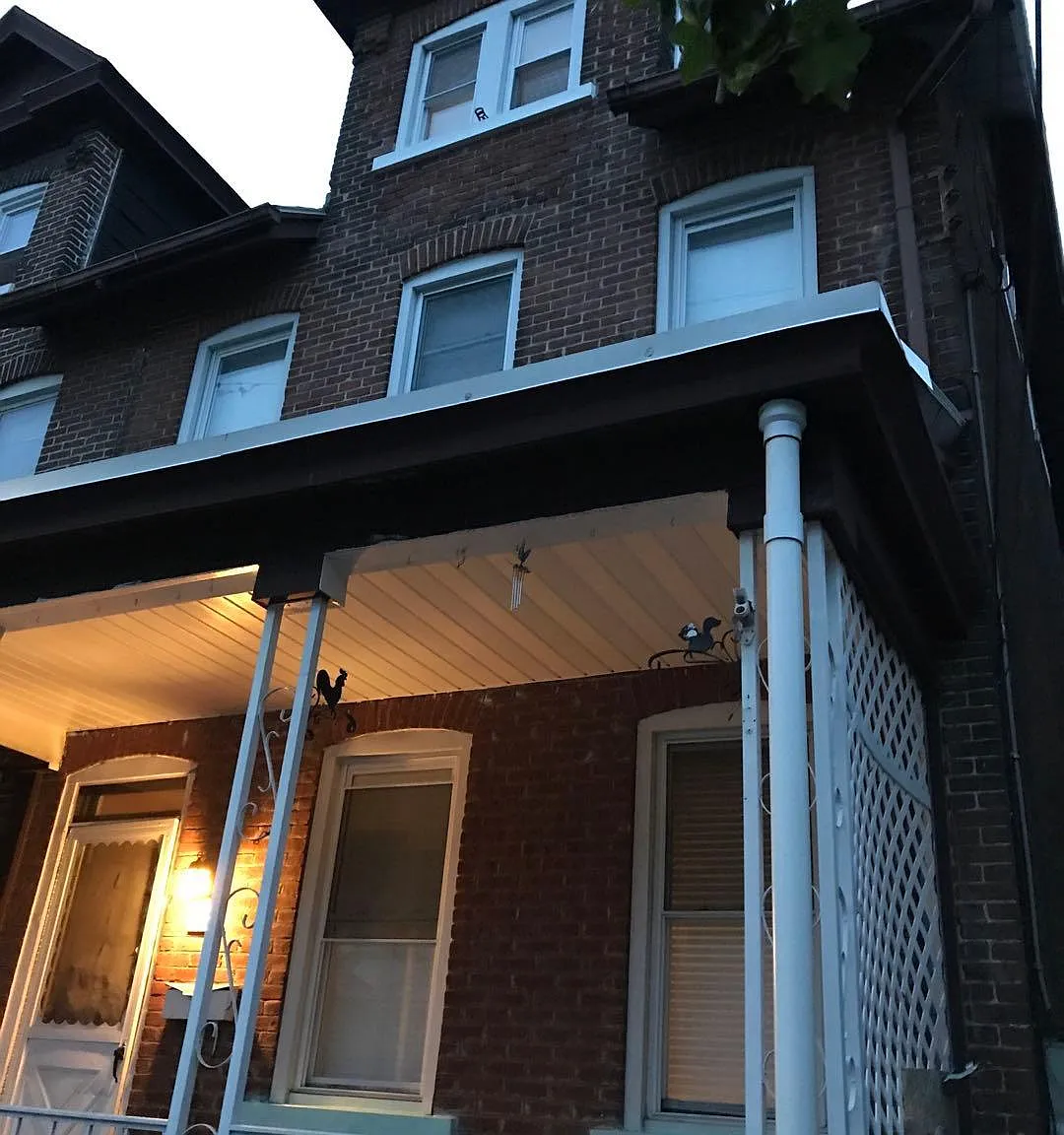 720 E 5th St — Photo 2