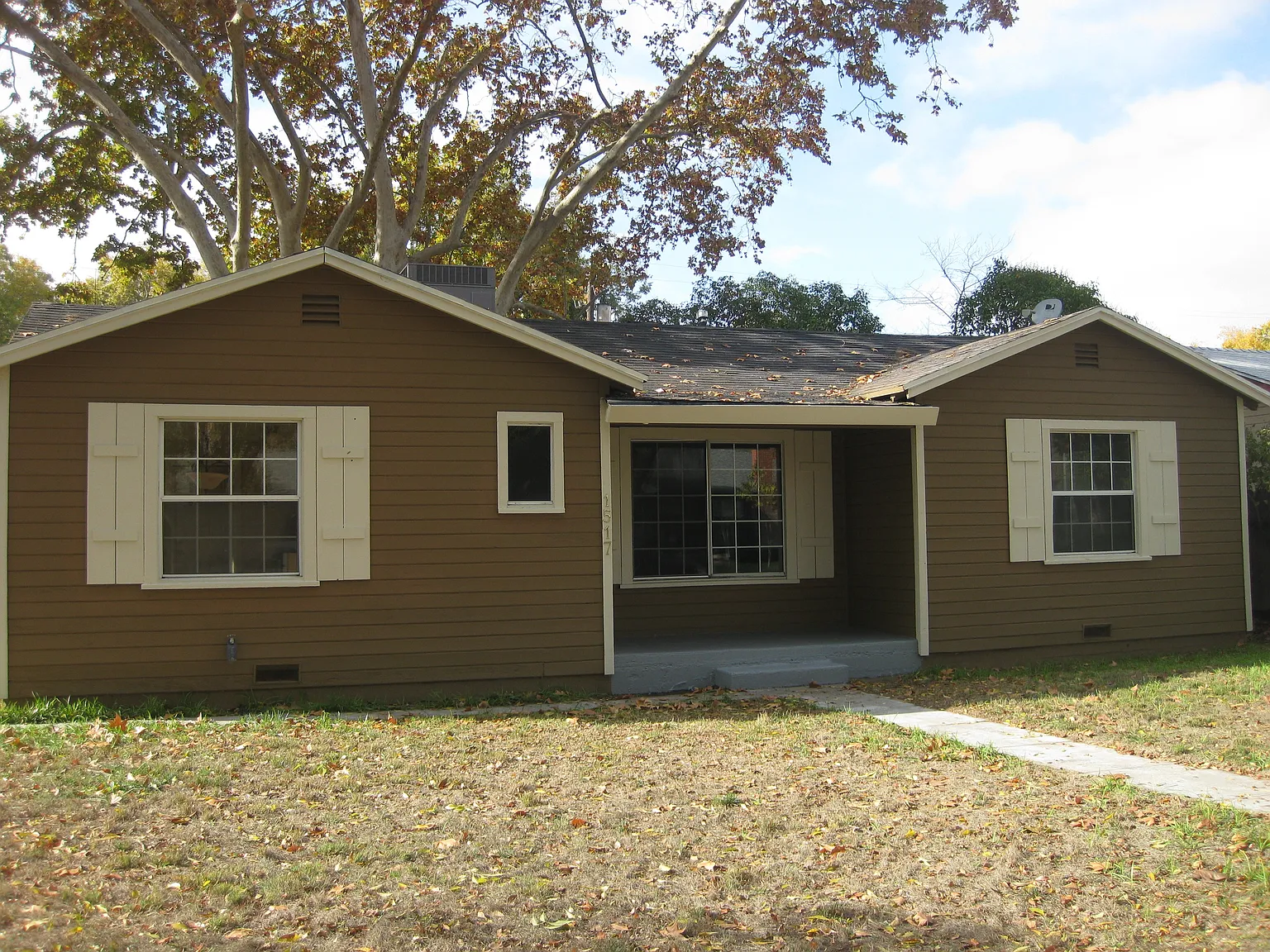 1517 Albany Ave photo 1