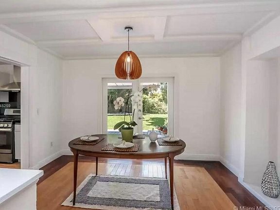 3rd image of 1533 Bay Dr