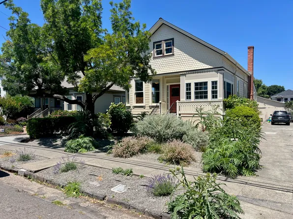 307 8th St, Petaluma, CA 94952