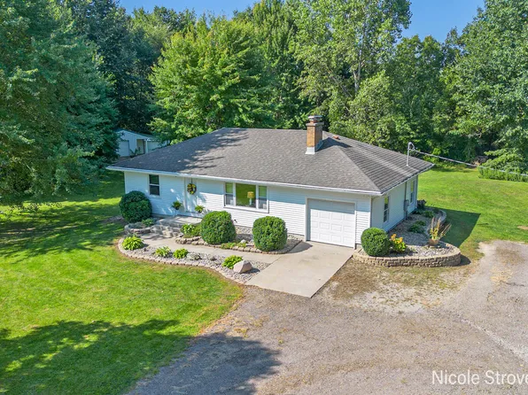 23055 Harrisburg St, Conklin, MI 49403