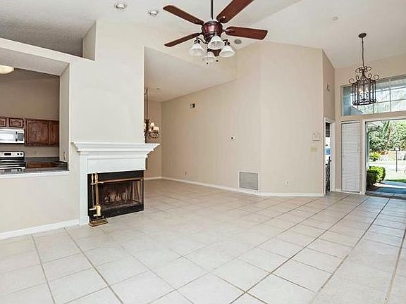 4th image of 453 Long Pine Dr