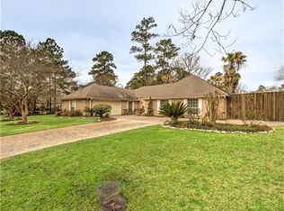 607 Crown Colony Dr, Lufkin, TX 75901