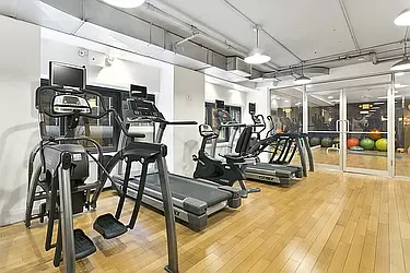 Rented by R New York