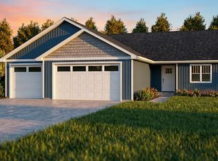 211 Sunset Dr, Negaunee, MI 49866