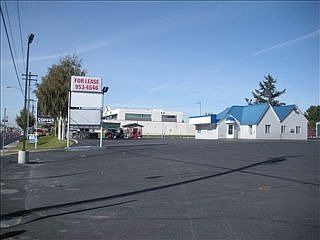 3rd image of 11813 E Sprague Ave