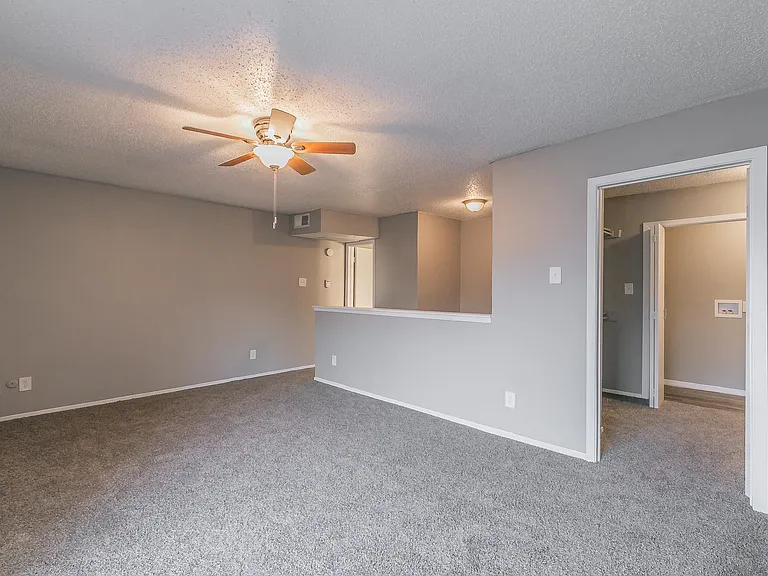 Station 121 at Town Center Apartments — Photo 155
