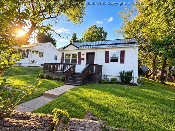2913 Pence St S, Charleston, WV 25303