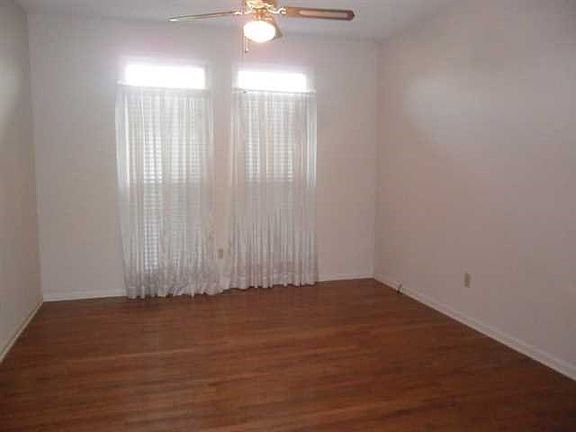 3rd image of 2325 Frettiesburg Dr