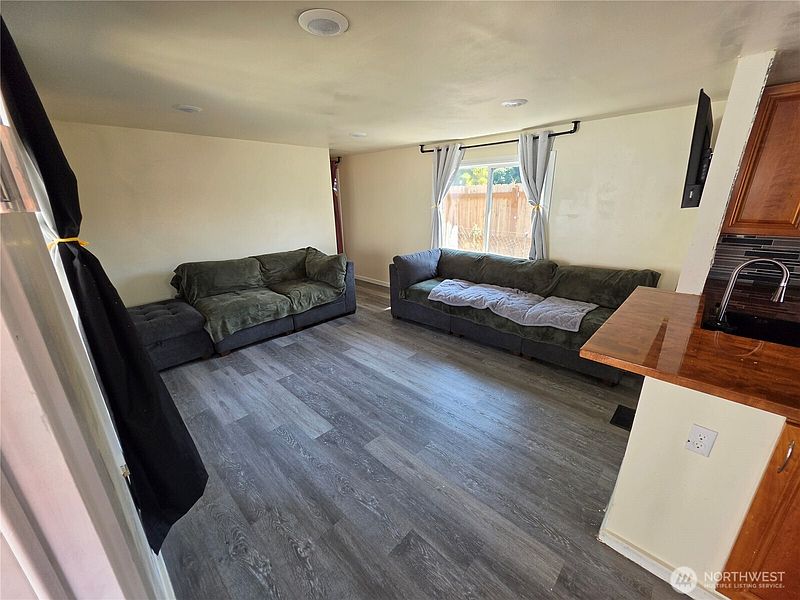 5th image of 898 Burr Road SE #30
