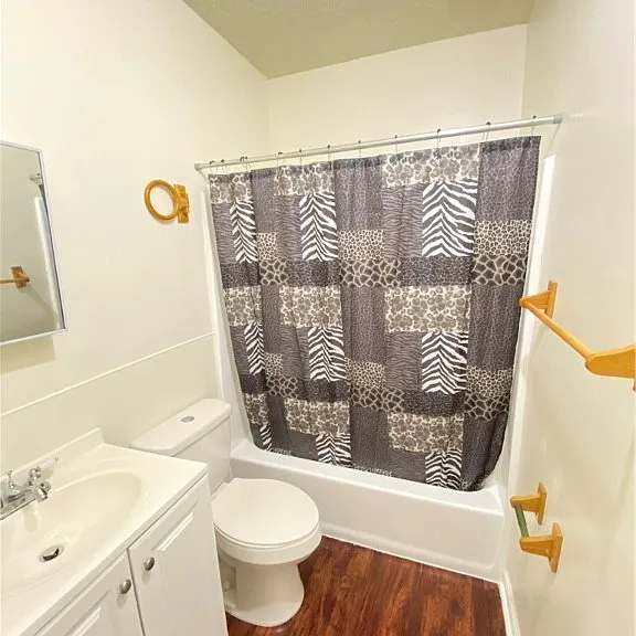 344 Price St — Photo 10