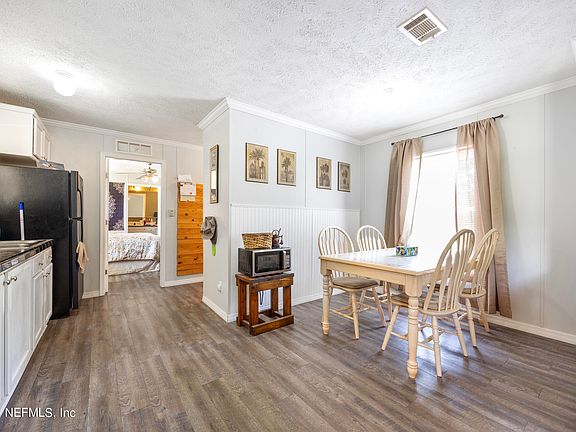 3rd image of 119 MACKEREL Avenue